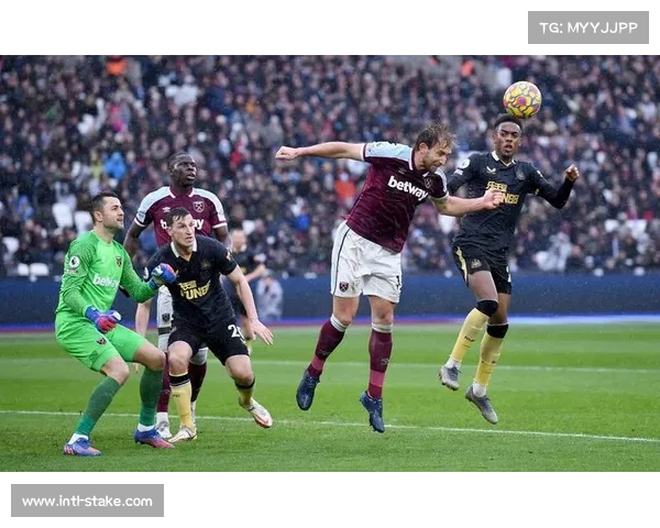 海外媒体看好利兹联与西汉姆联激战或以1比1或2比1收场