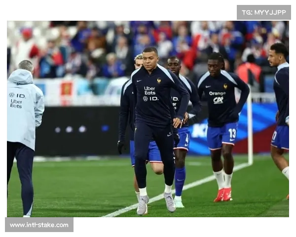 里尔反击犀利，姆巴佩半场屡失良机比分暂平